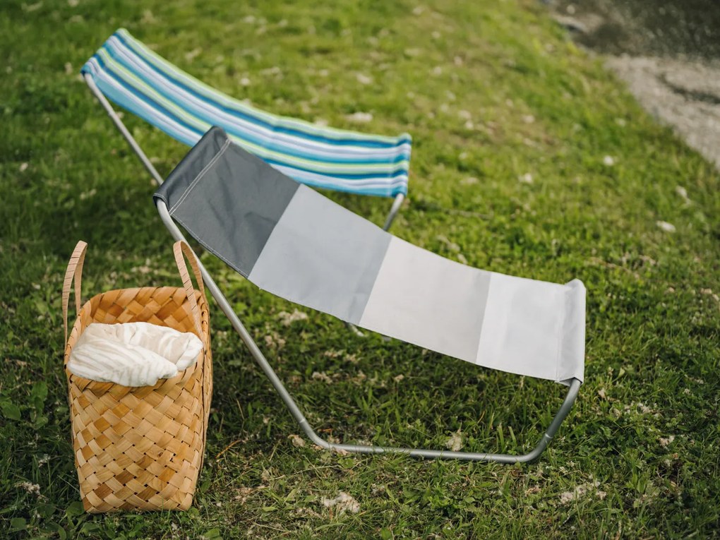 Skladacie plážové ležadlo SAND, sivé pruhy