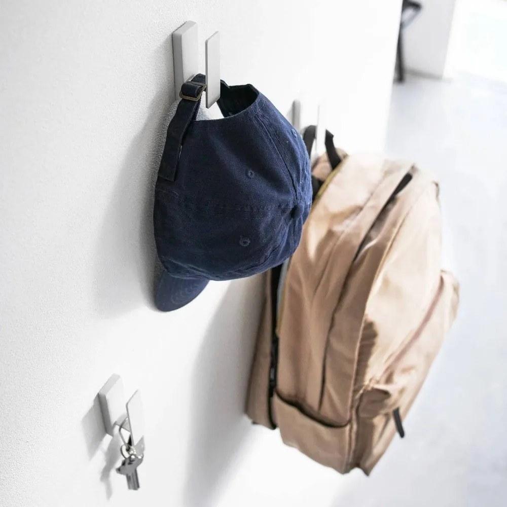 Biele nástenné kovové háčiky v súprave 3 ks Tower – YAMAZAKI