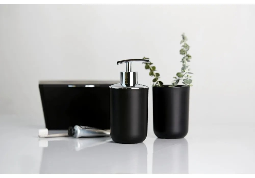 Čierny dávkovač mydla Wenko Brasil