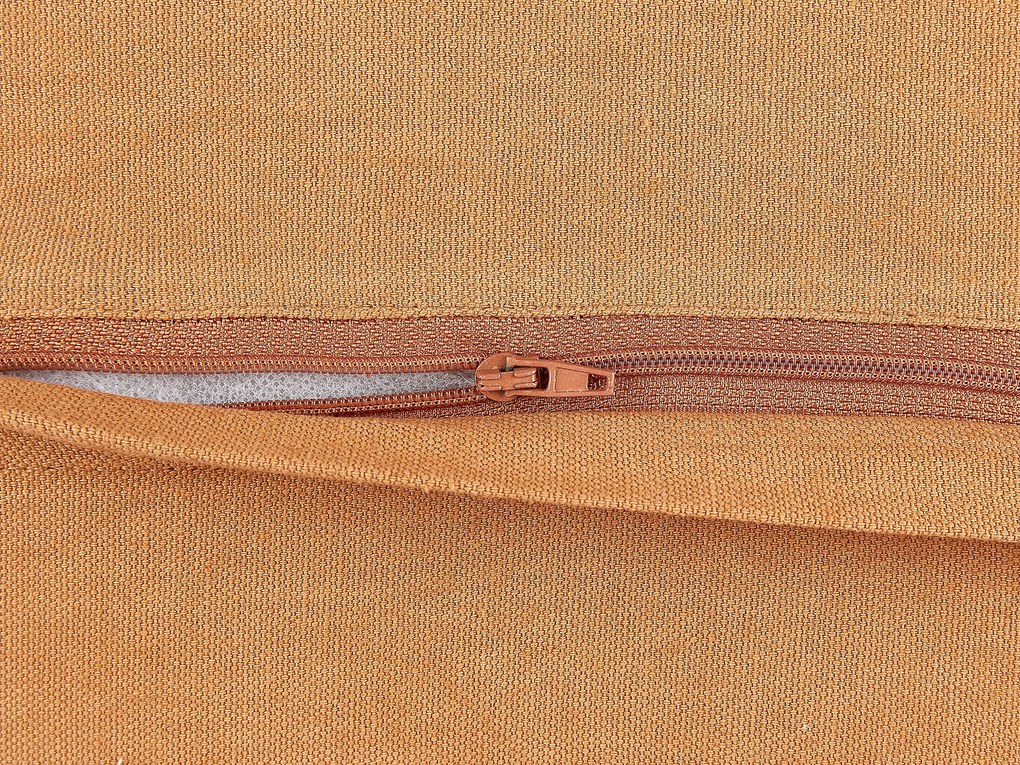 Sada 2 okrúhlych bavlnených vankúšov so strapcami ⌀ 45 cm oranžová MADIA Beliani