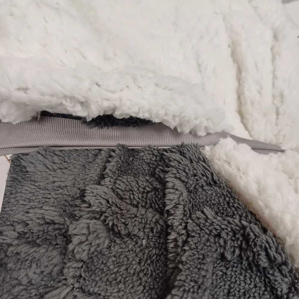 Hrejivá barančeková deka Homa DONNA GREY