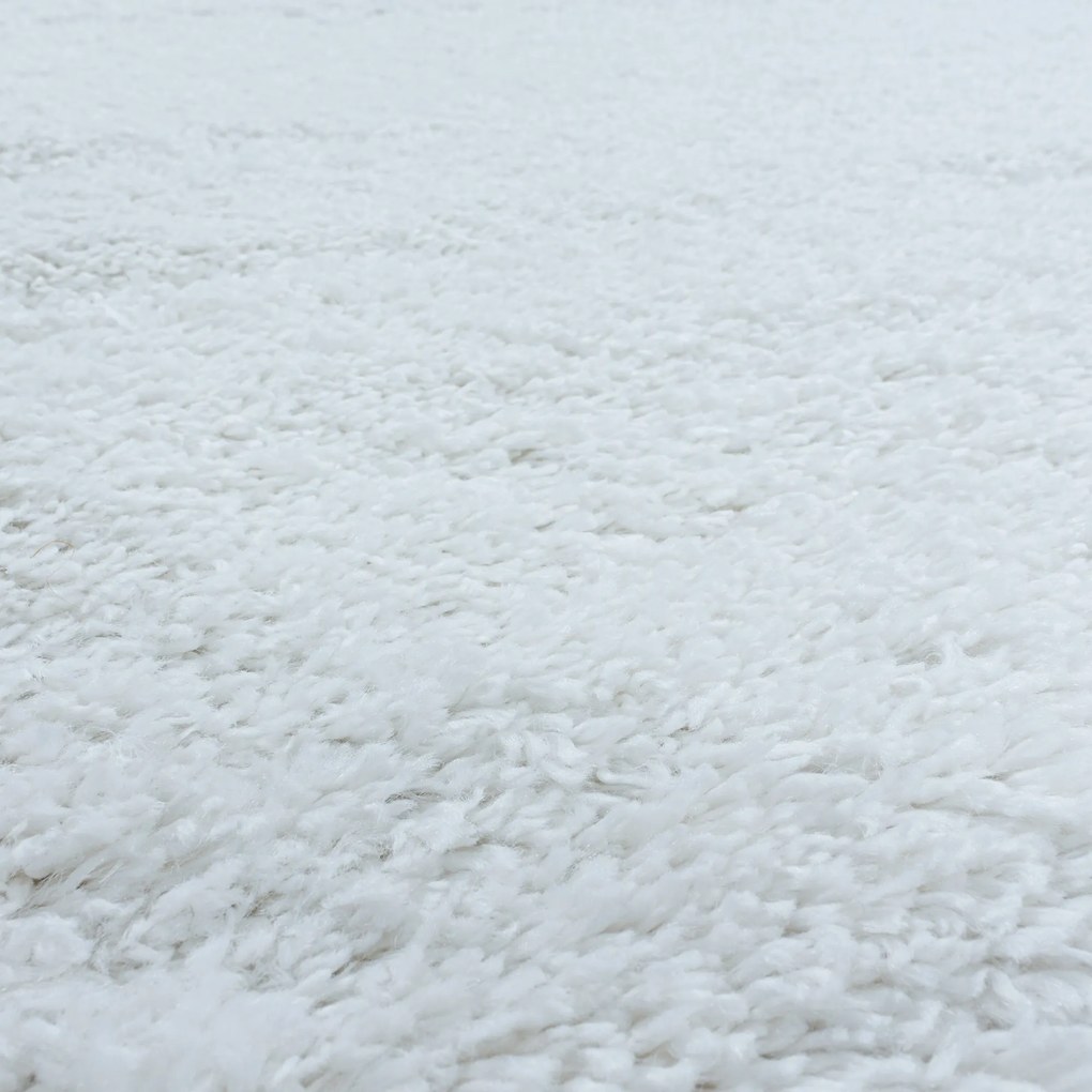Ayyildiz Kusový koberec FLUFFY 3500, Biela Rozmer koberca: 140 x 200 cm