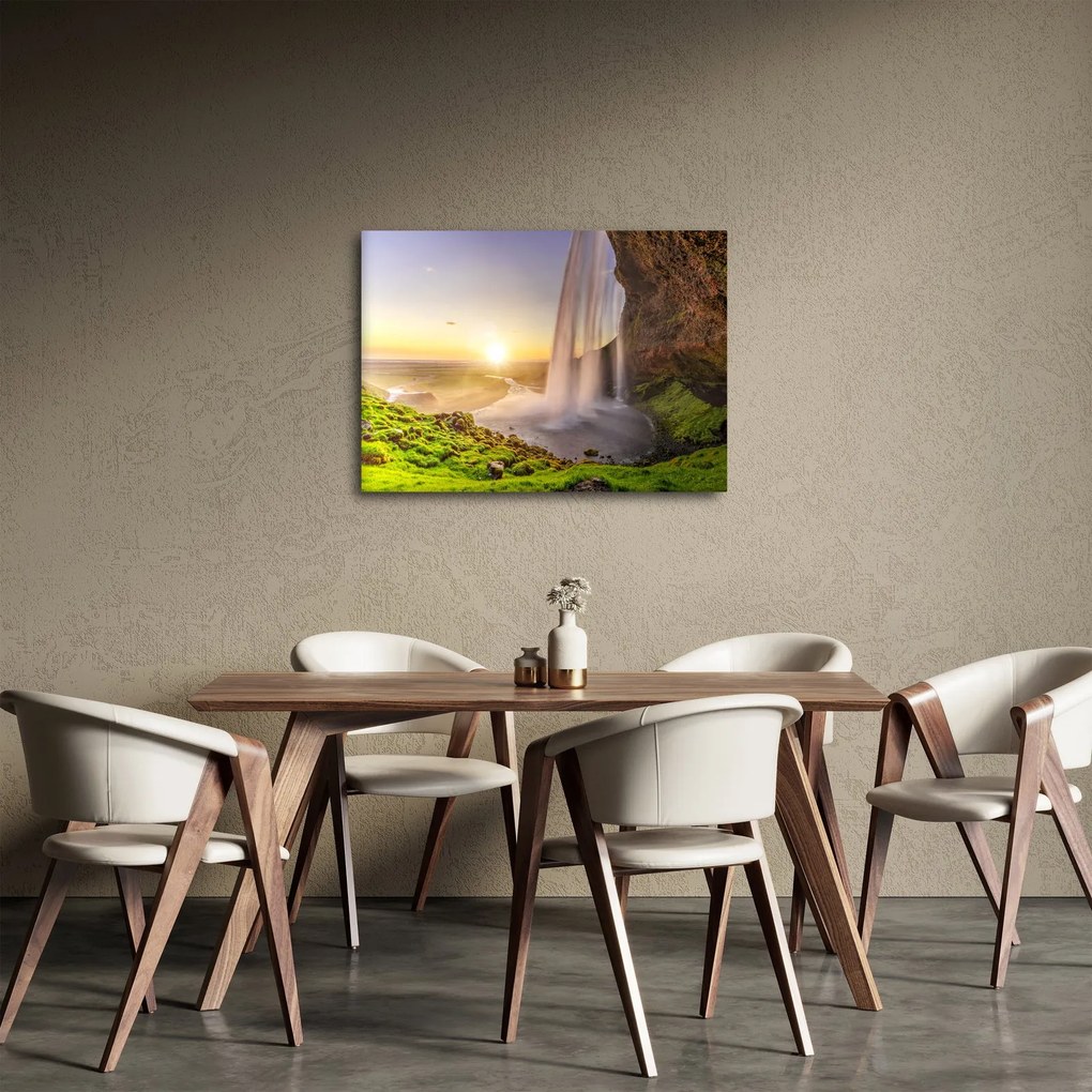 Obraz - Seljalandsfoss spoza vnútra jaskyne (70x50 cm)