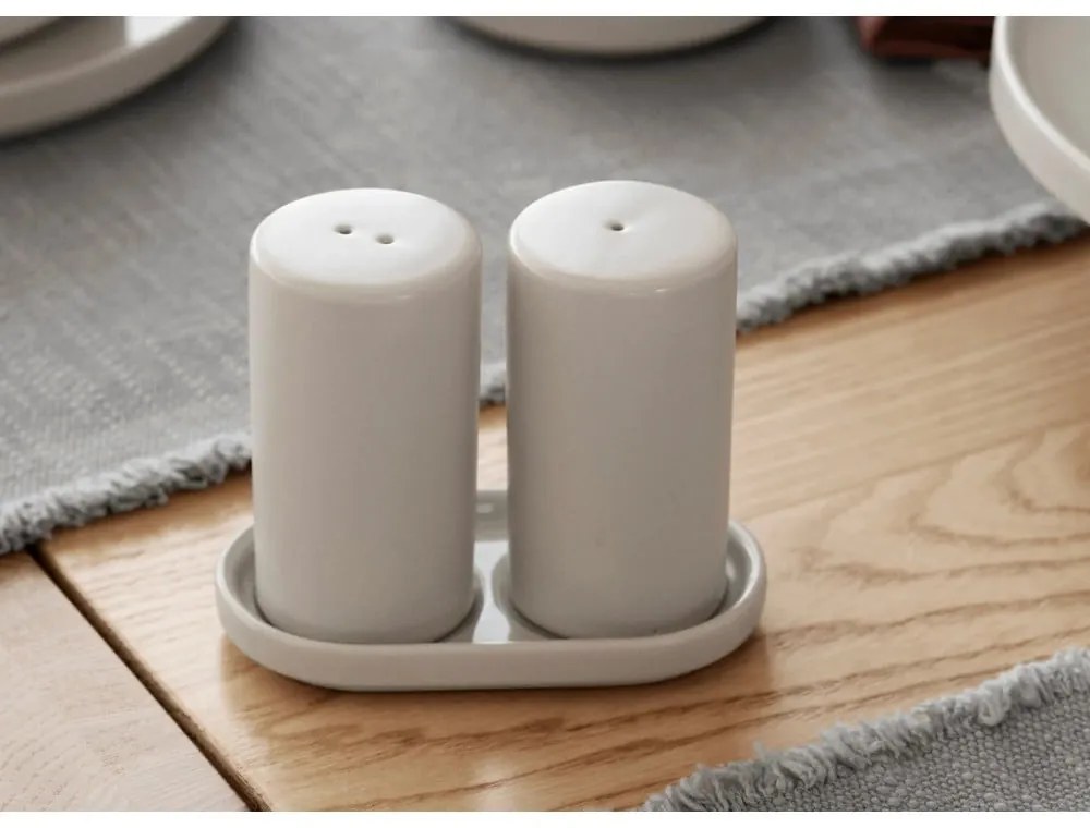 Soľnička a korenička so stojanom Pilar – Blomus