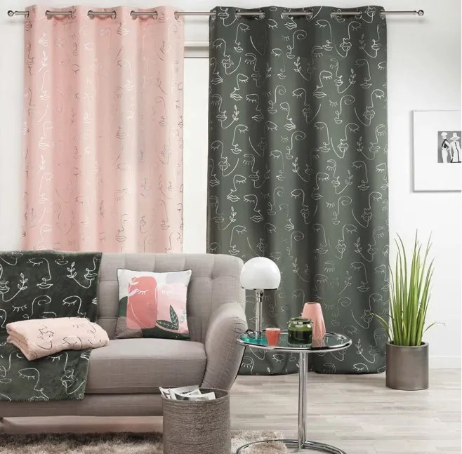 Elegantný záves zdobený lesklým strieborným vzorom 140x260 cm