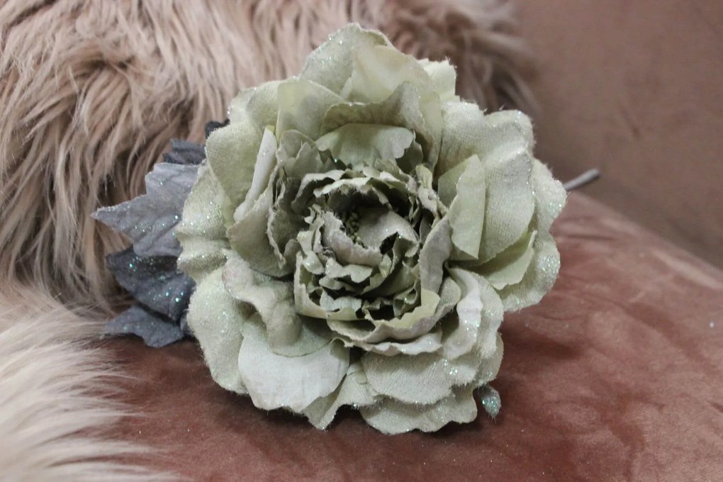 Bledozelená sametová ruža s glitrom 14cm