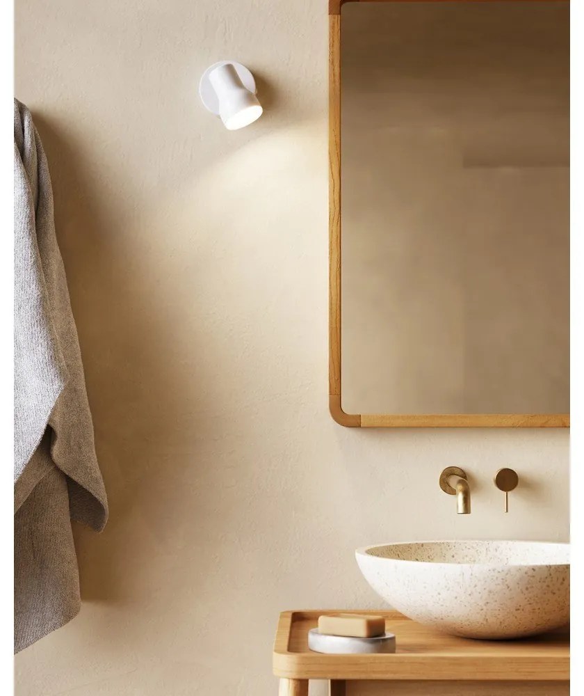 Nástenné zrkadlo s dreveným rámom 45x70 cm Shamel – Kave Home