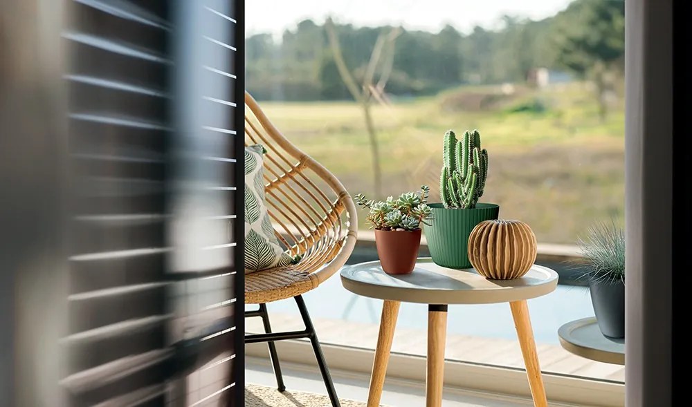 Kvetináč LAMIE biely