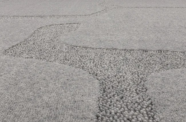 Koberec Agnella Morphic Organica sivý