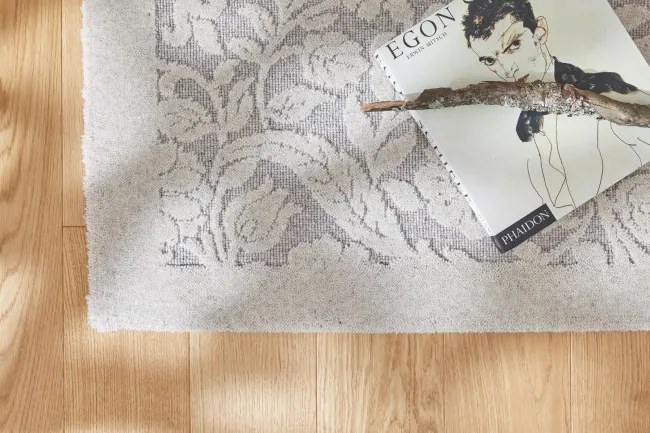 Koberec Agnella Noble Alulala svetlosivý