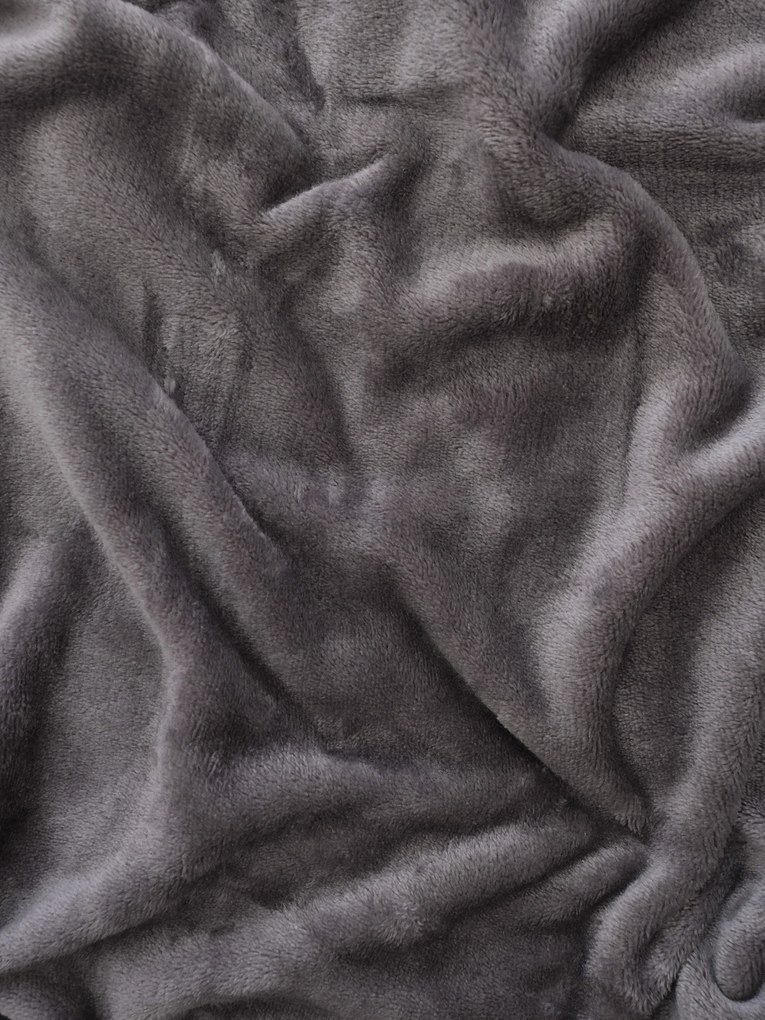 Deka mikroplyš Exclusive 150 × 200 cm – Laura tmavo sivá