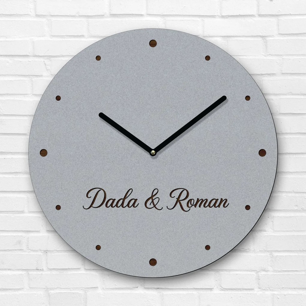 DUBLEZ | Personalizované drevené hodiny s menami