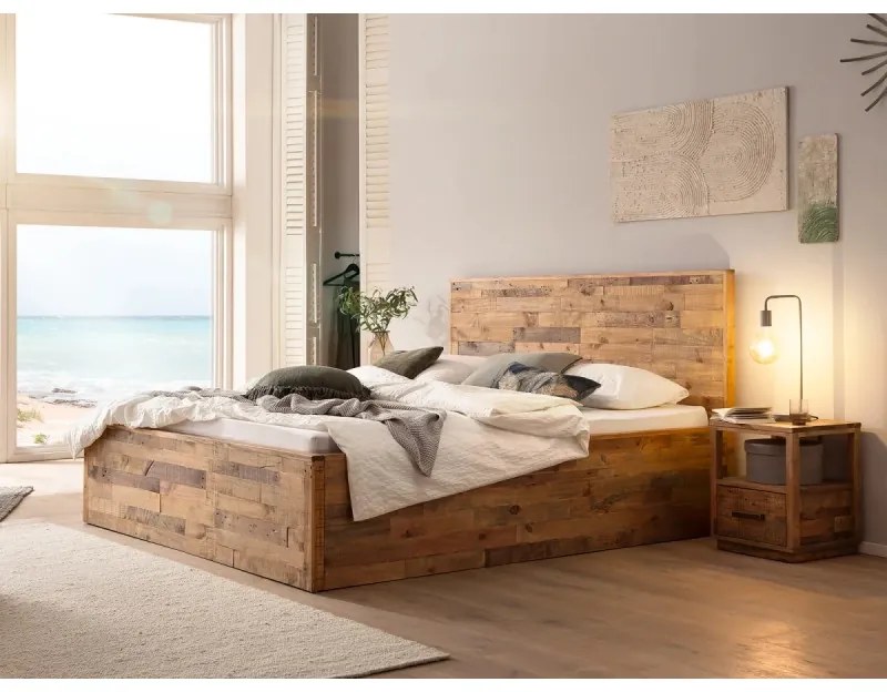 furniture-nabytek.cz - Masívny nočný stolík Woodville z recyklovanej borovice, lakovaný, prírodná farba