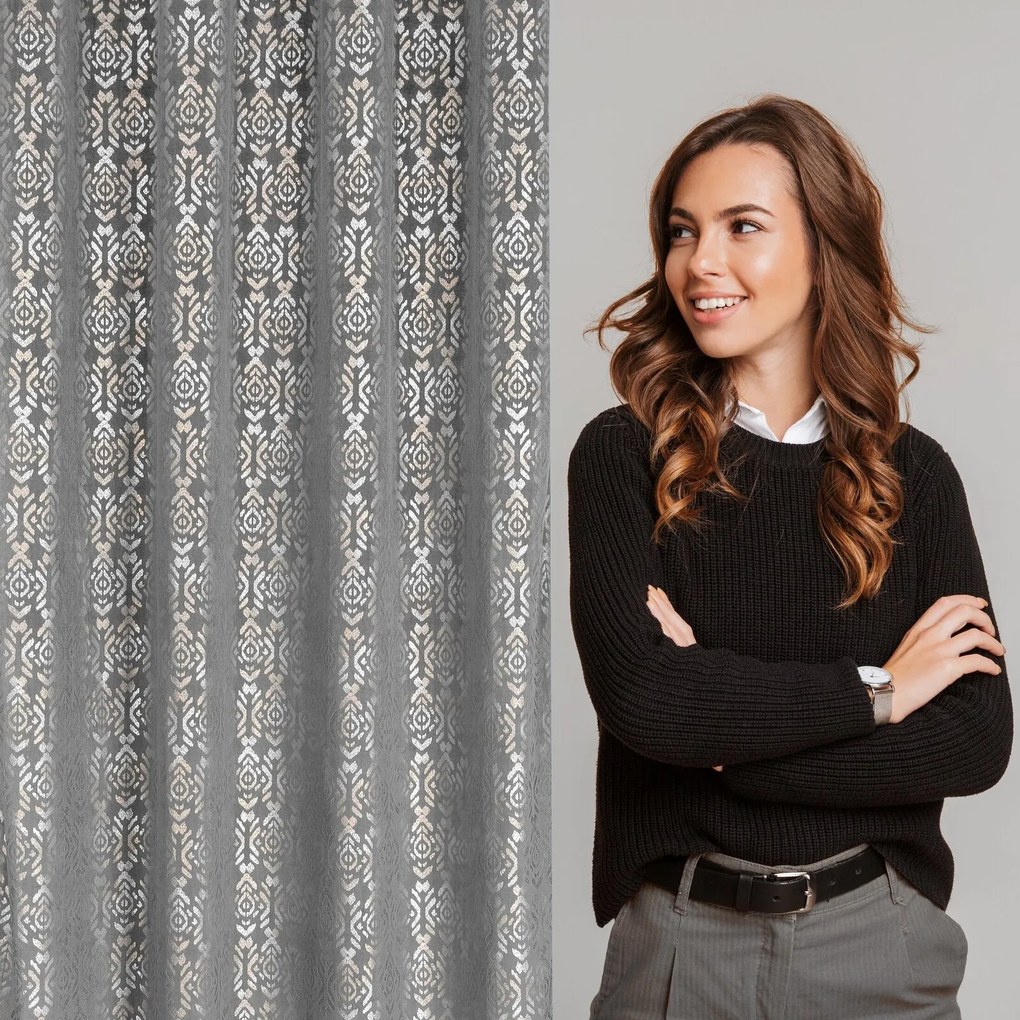 ZATEMŇOVACÍ ZÁVES NA KRÚŽKOCH LAURA 140X250 CM SIVÁ