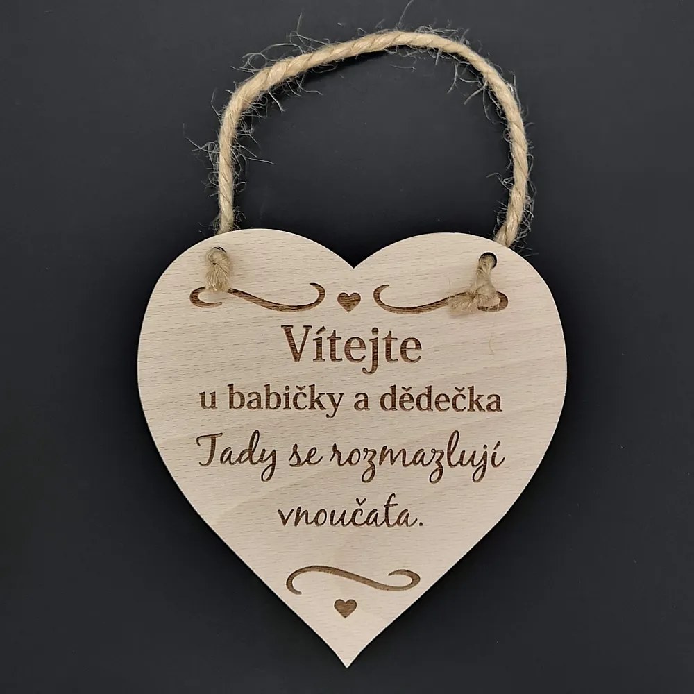 AMADEA Drevené srdce s textom Vitajte u babičky a deduška, tu.., masívne drevo, 16 x 15 cm
