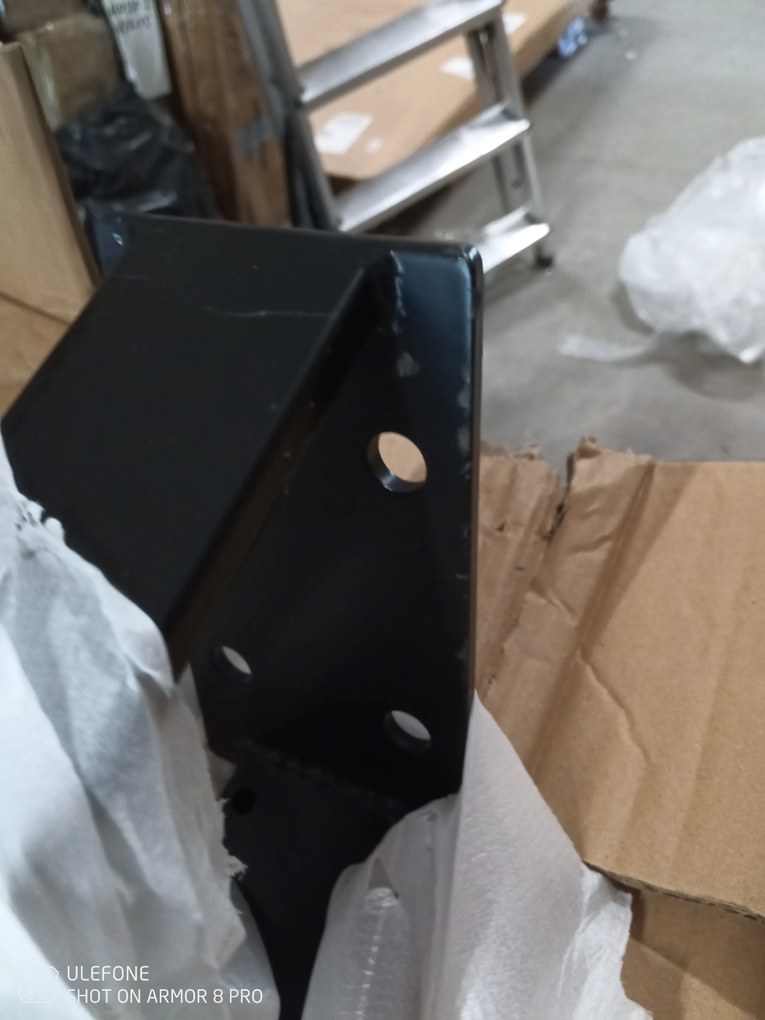 AKCIA Dubový jedálenský stôl s čiernymi nohami TETIS 100x100 II. akosť