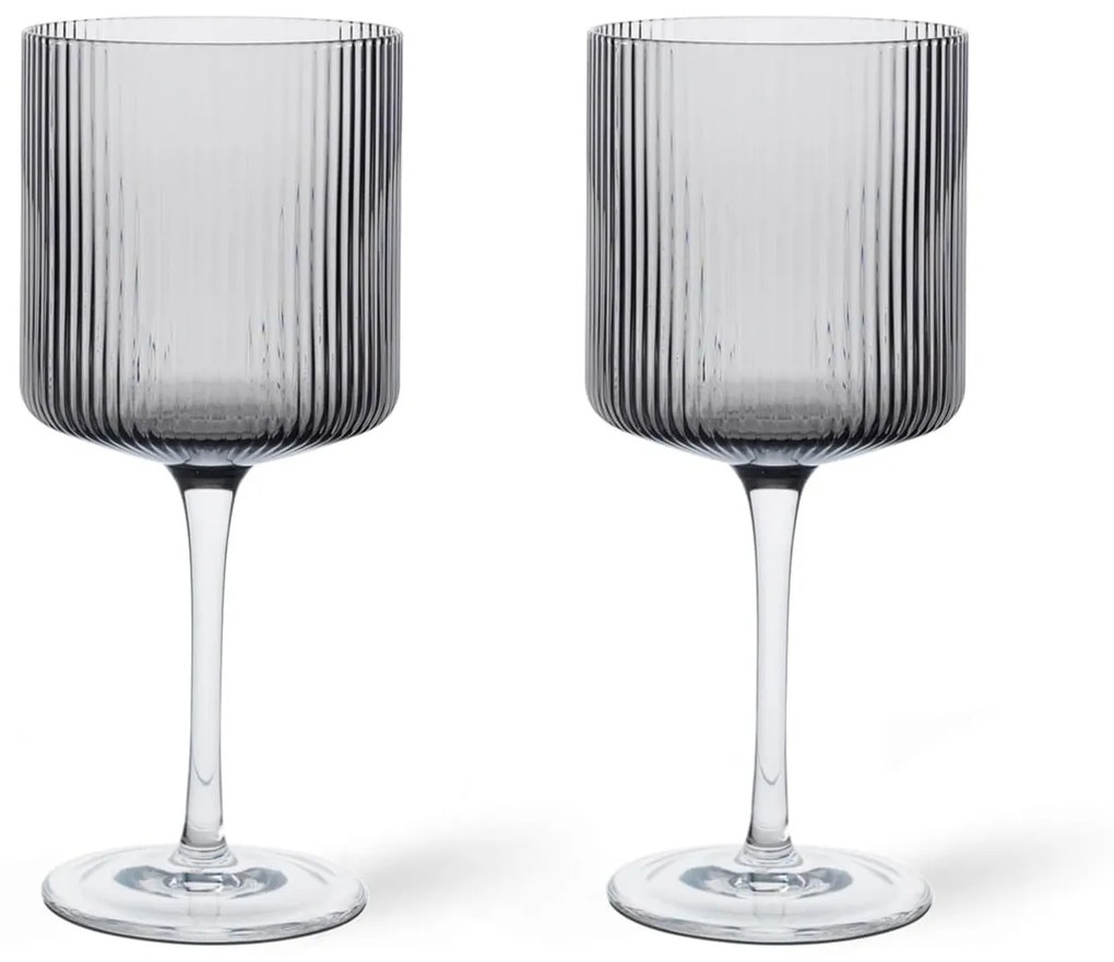 Ferm Living Pohár na červené víno Ripple Smoked Grey – set 2 ks