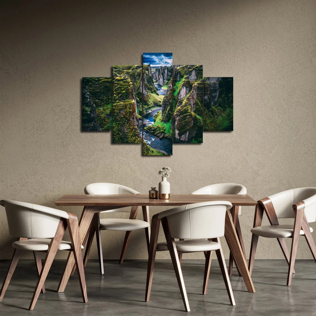 Obraz - Rieka v skalnatom údolí (150x105 cm)