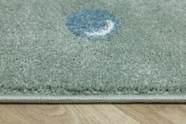 Metrážny koberec Lima C275b zelený / krémový