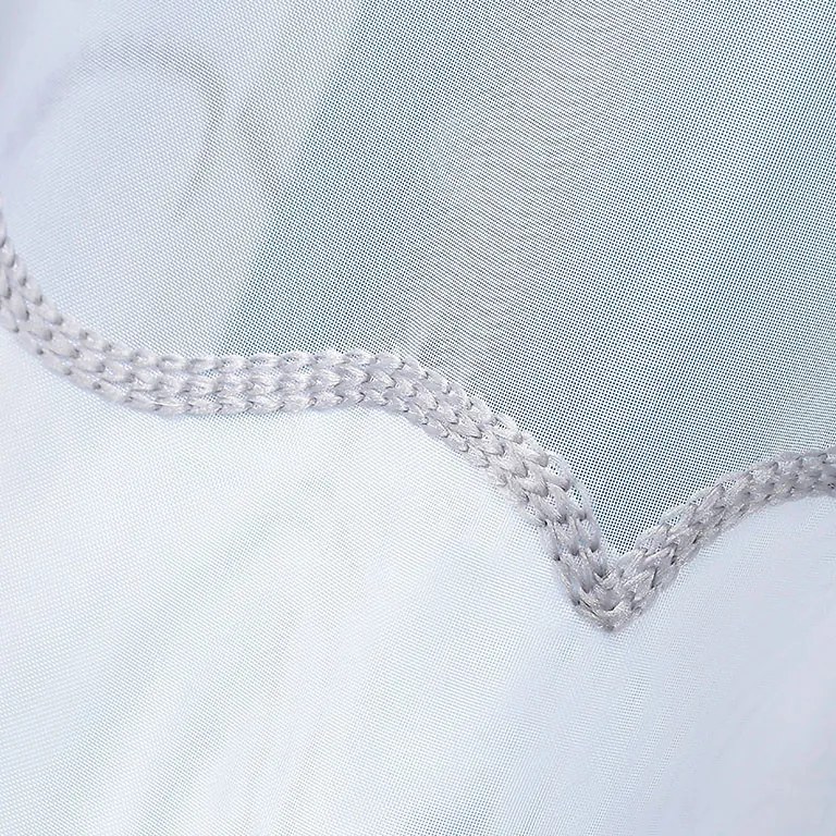 Goldea biely hladký voál s vytkávanými vlnkami - metráž 140 cm