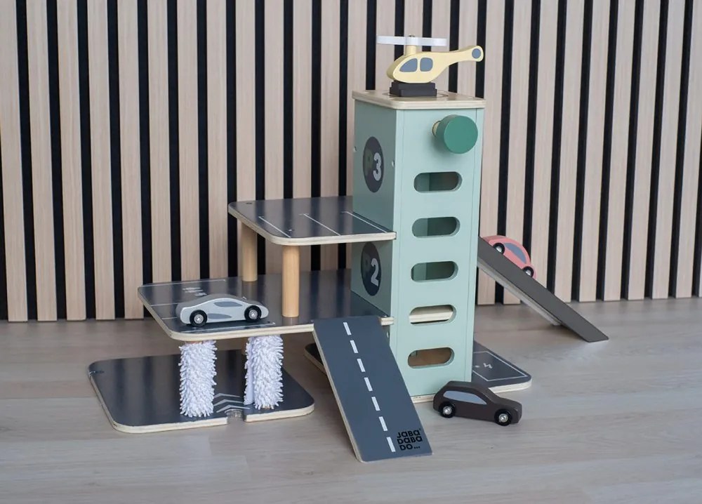 Dětská  parkovací garáž s vrtulníkem