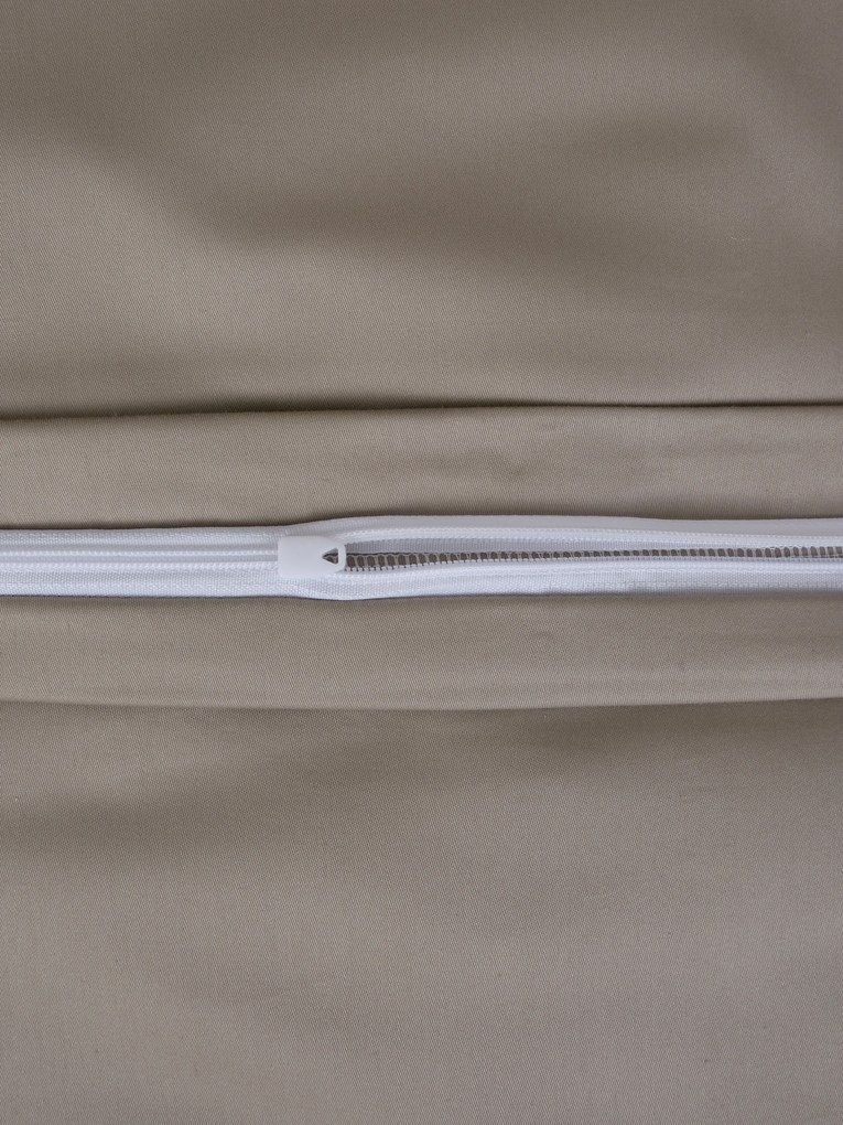 Saténová obliečka na vankúš 40 x 60 cm - Diana sivohnedá