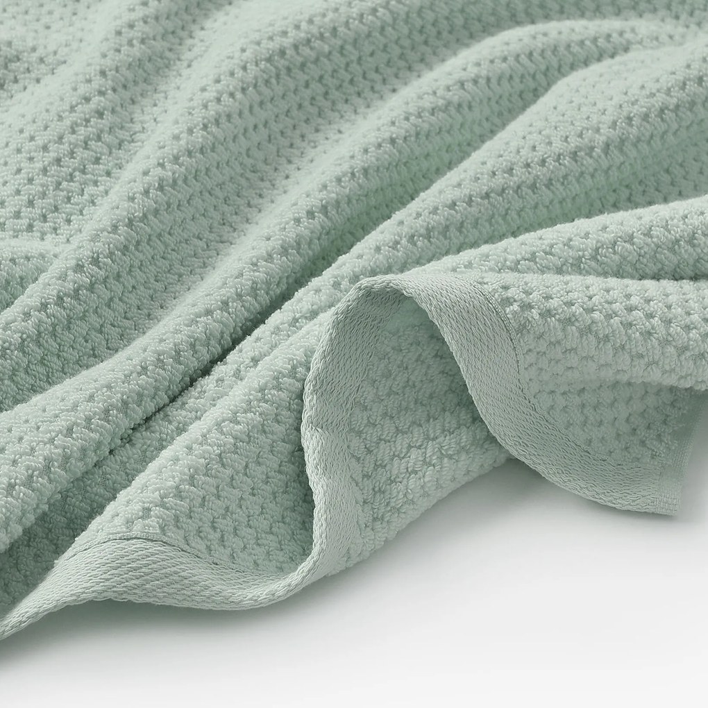 Goldea bavlnený froté uterák / osuška micro pure - eukalyptus 70 x 140 cm