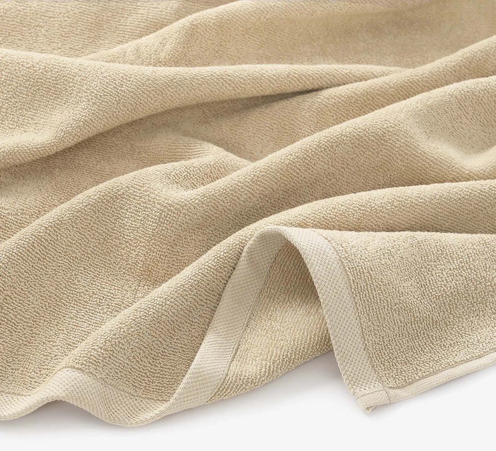Goldea bavlnený froté uterák / osuška soft bez bordúry – béžový 50 x 100 cm