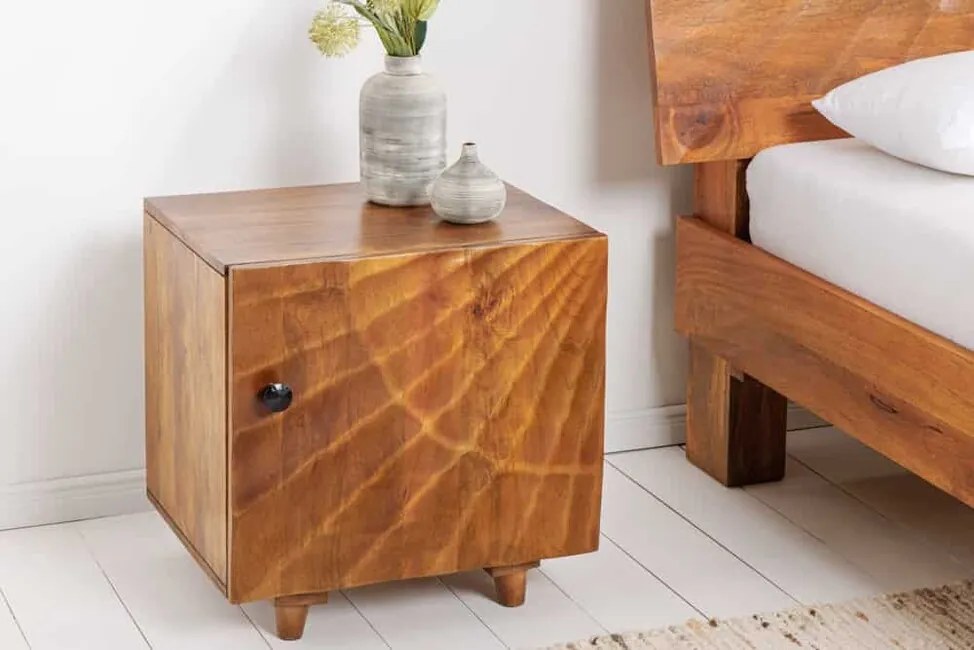 Dizajnový nočný stolík z masívu Scorpion Mango 50cm