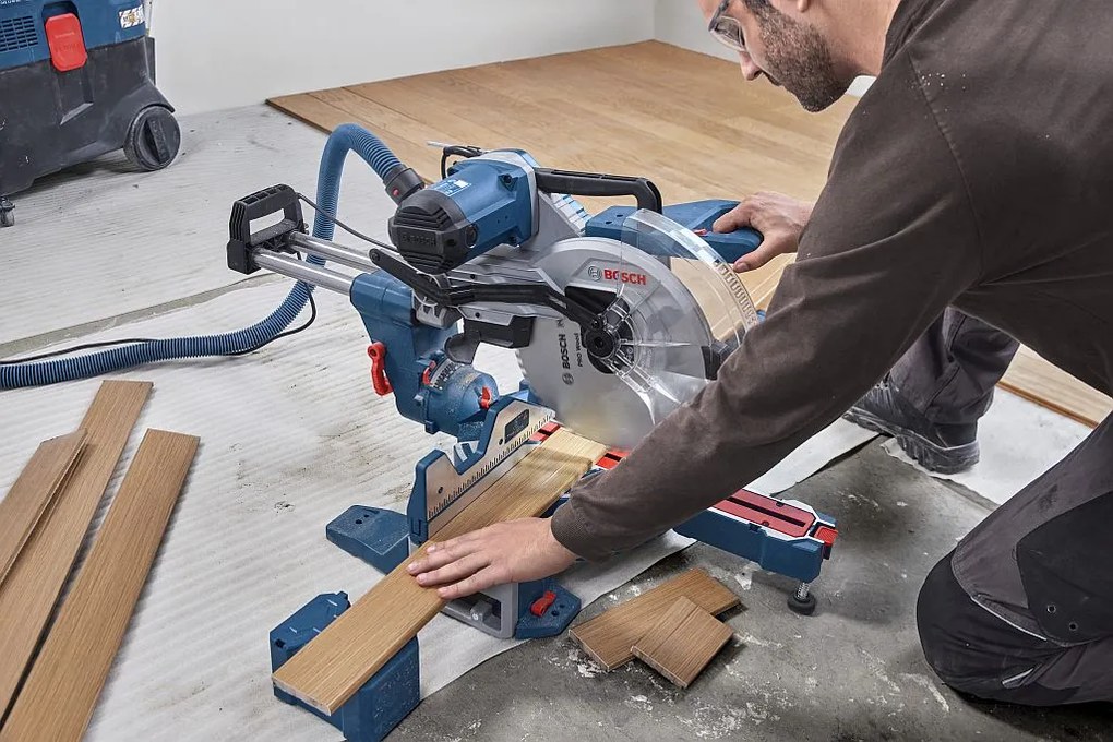 BOSCH GCM 340-305 D PROFESSIONAL Kapovacia a pokosová píla 0601B60000