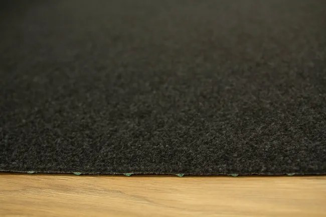 Metrážny koberec Nop Grass 78 antracit - Výpredaj