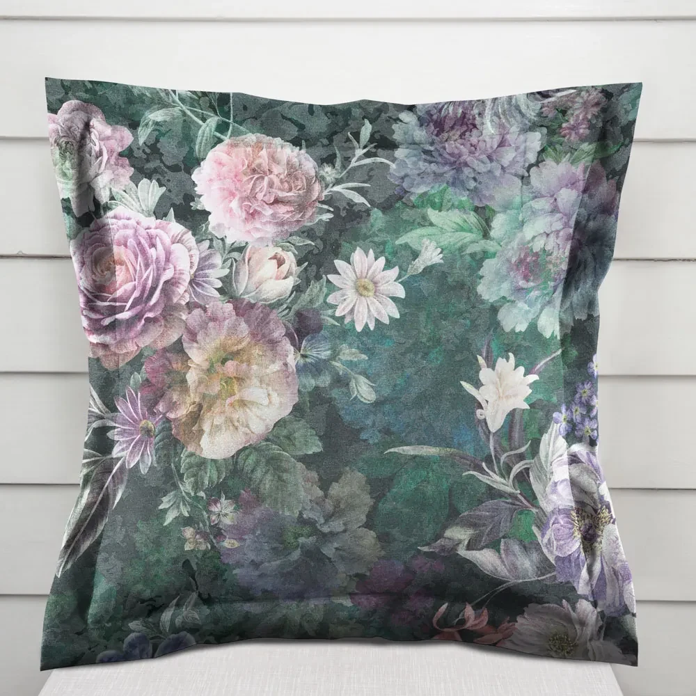 Biante Dekoračná obliečka na vankúš s lemom BM-010 Veľké fialové kvety na tmavo zelenom 35 x 45 cm