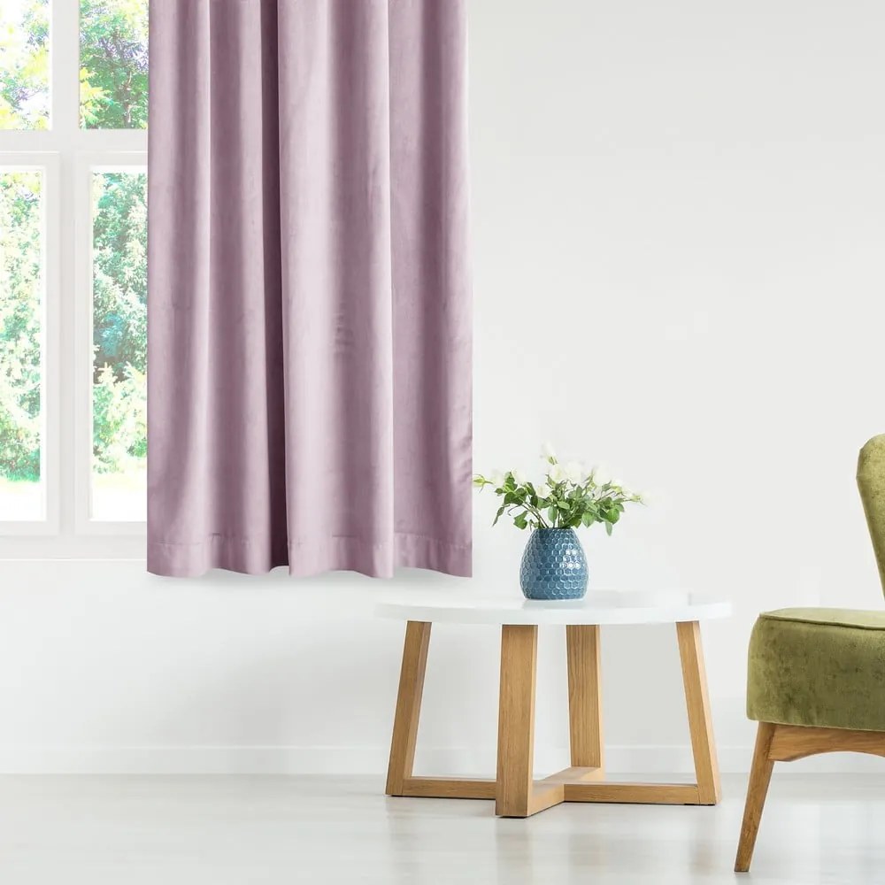 Svetloružový zamatový dimout záves 140x270 cm Eyelets – Restilo