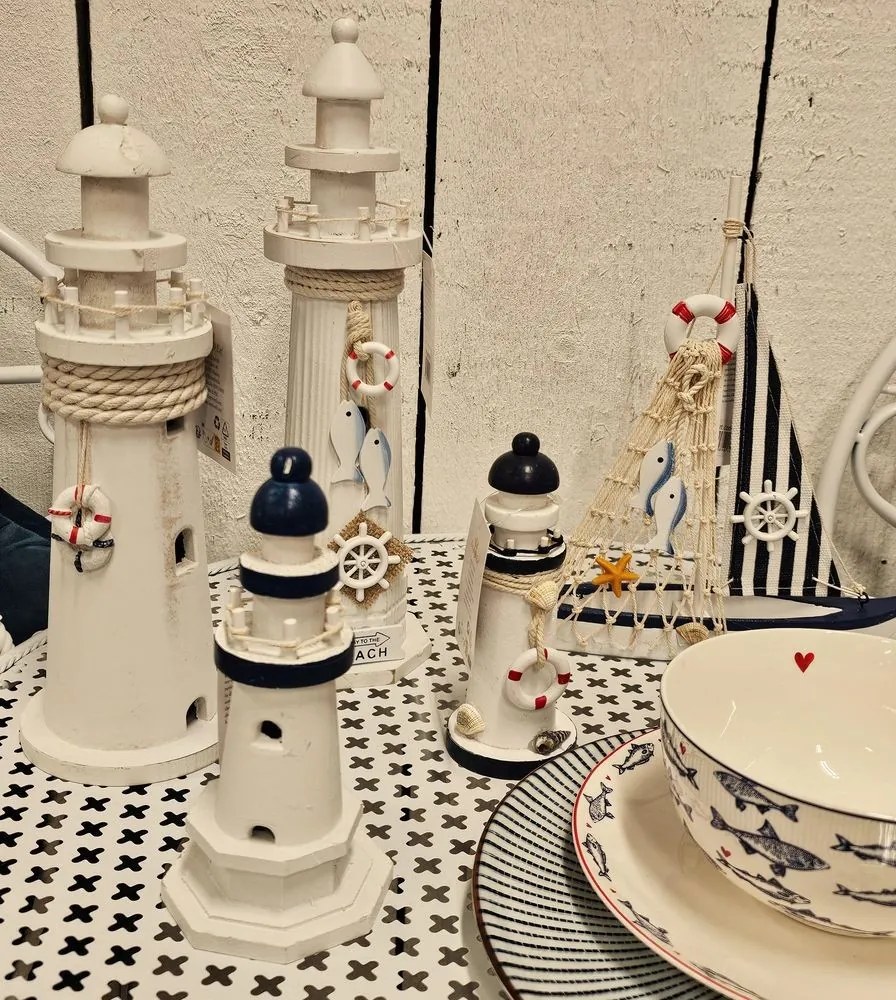 Biela drevená dekorácia maják Lighthouse Nautic - Ø 10*30 cm