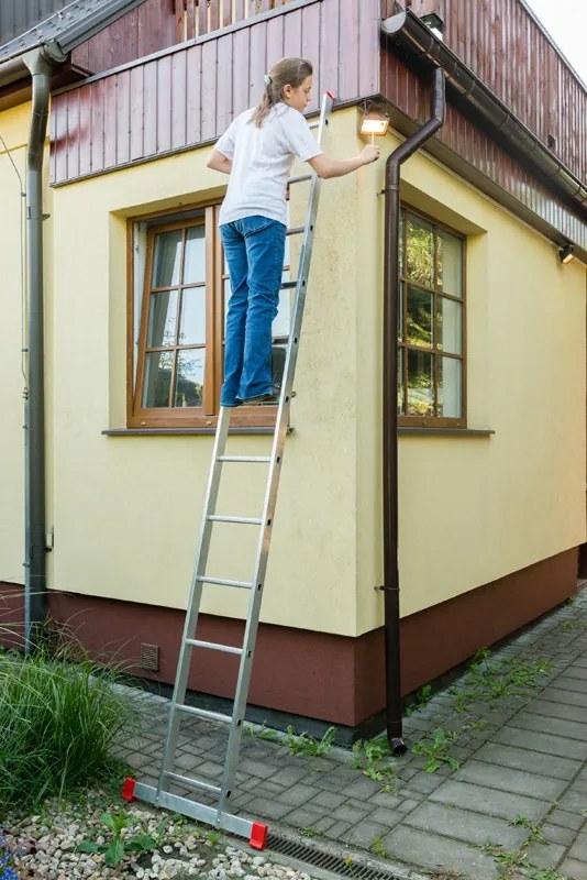 Hliníkový jednodielny oporný rebrík VENBOS HOBBY, 12 priečok, 3,3 m