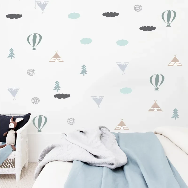 Samolepka na stenu "Teepee a obláčiky" 8 - 9 cm