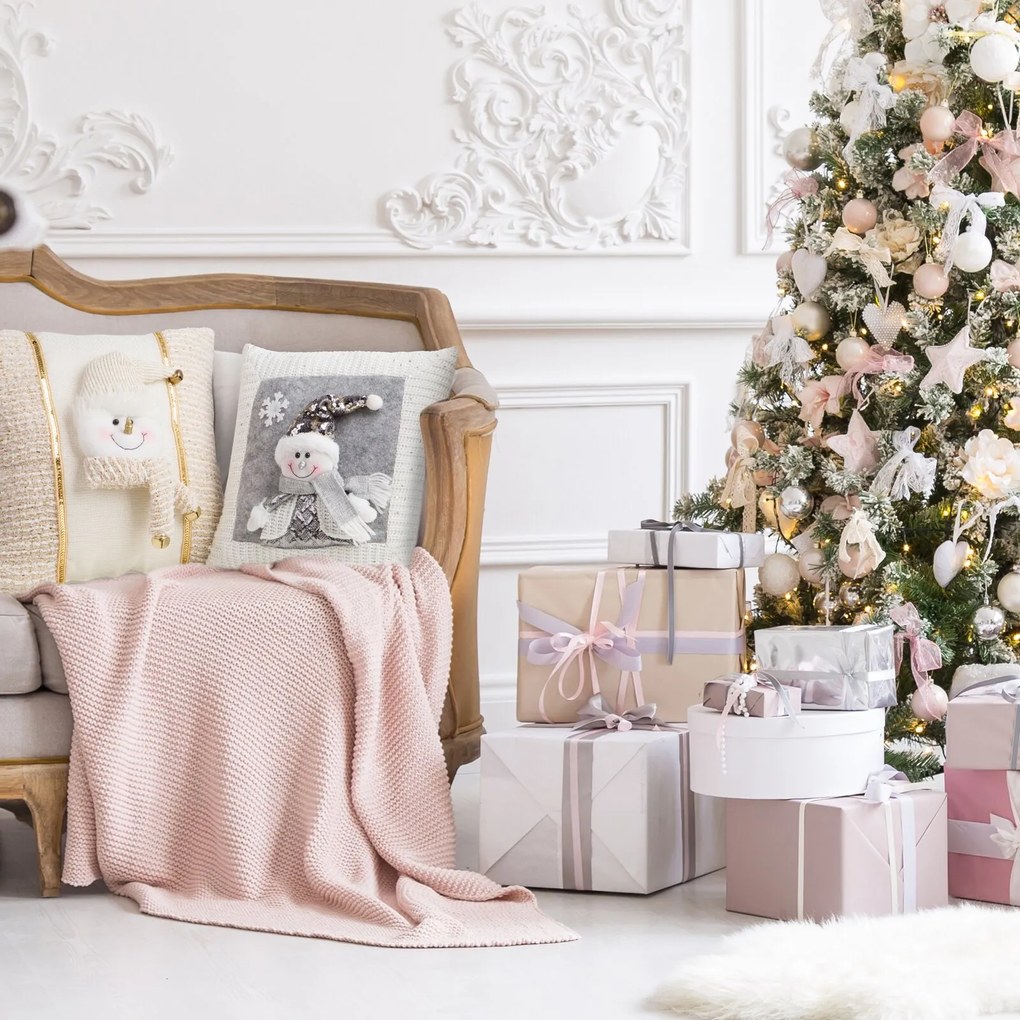 VIANOČNÁ DEKORAČNÁ OBLIEČKA NA VANKÚŠ KEVIN 40X40 CM VZOROVANÁ