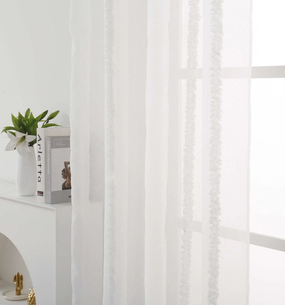 Biely záves TASMA so vzorom 140x250 cm Zavesenie: Kovové krúžky
