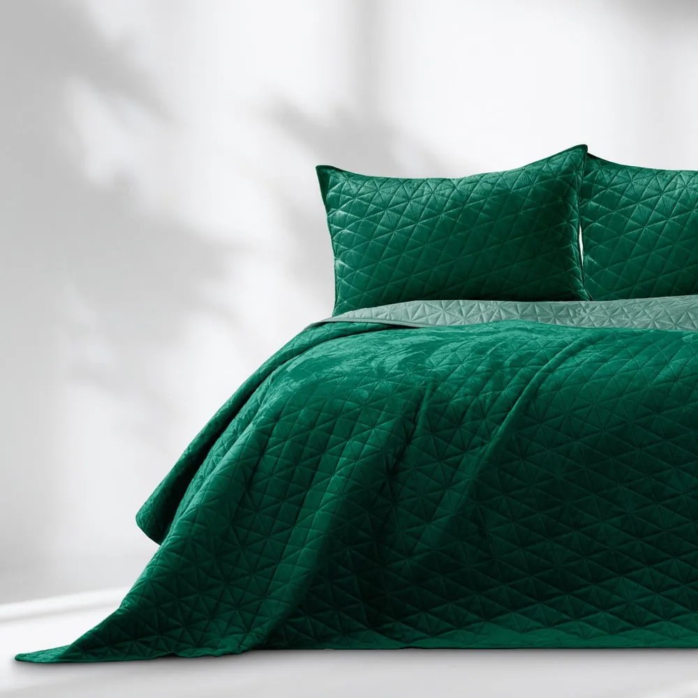 Zelený zamatový prešívaný pléd 240x260 cm Laila – Restilo