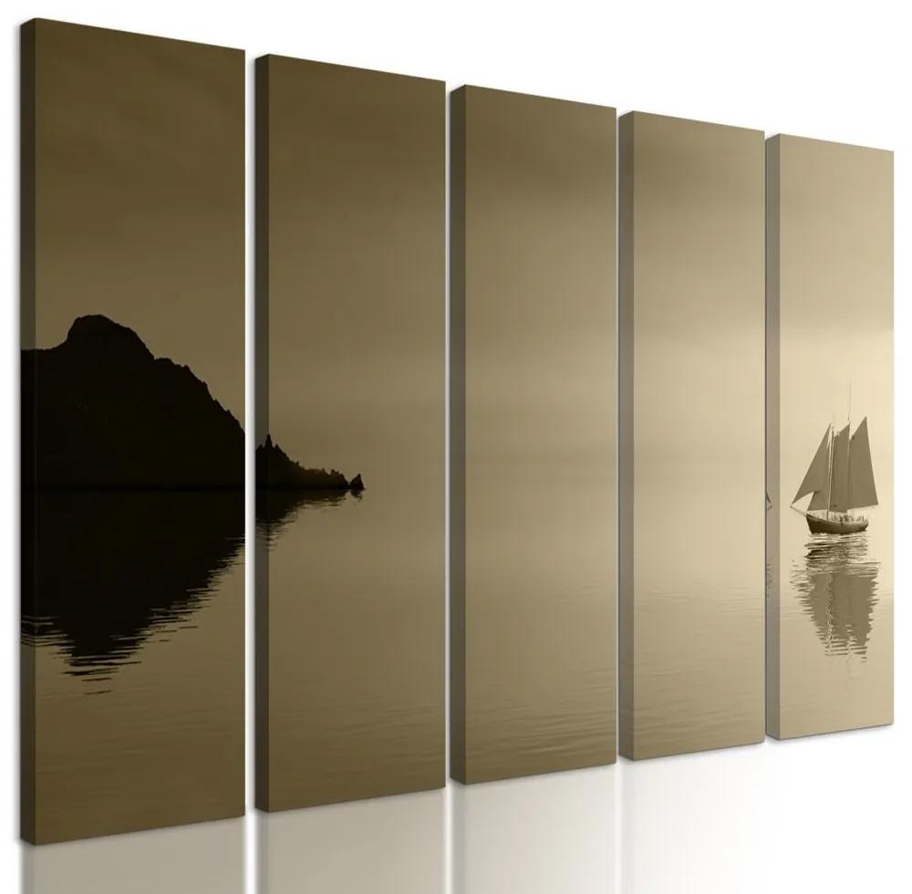 5-dielny obraz loďka na šírom mori v sépiovom prevedení