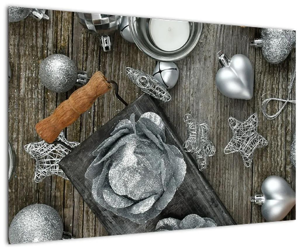 Obraz - strieborné vianočné dekorácie (90x60 cm)