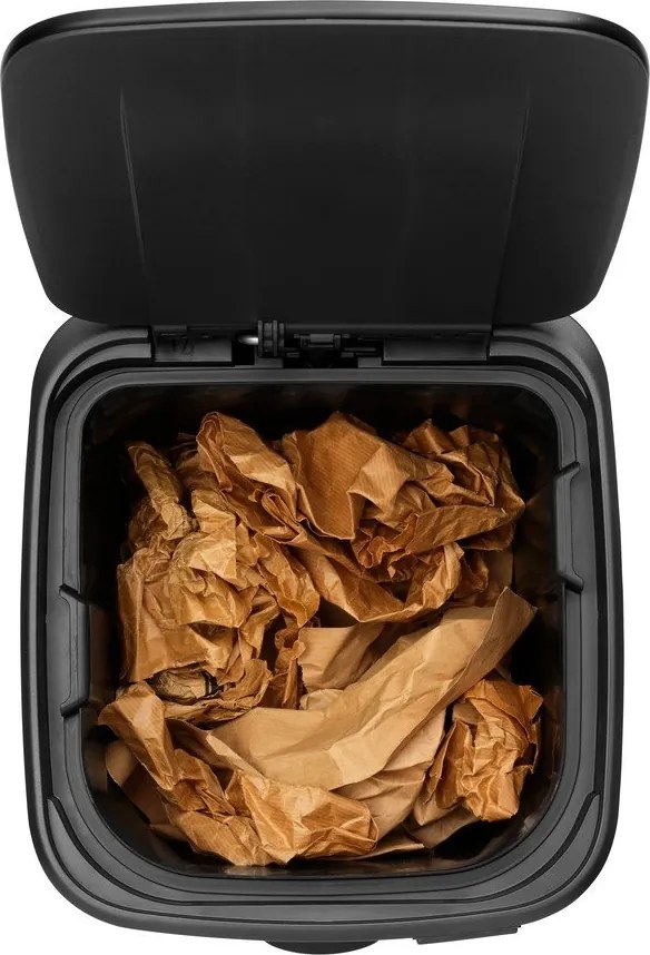 Matne čierny pedálový oceľový odpadkový kôš 30 l Bo – Brabantia