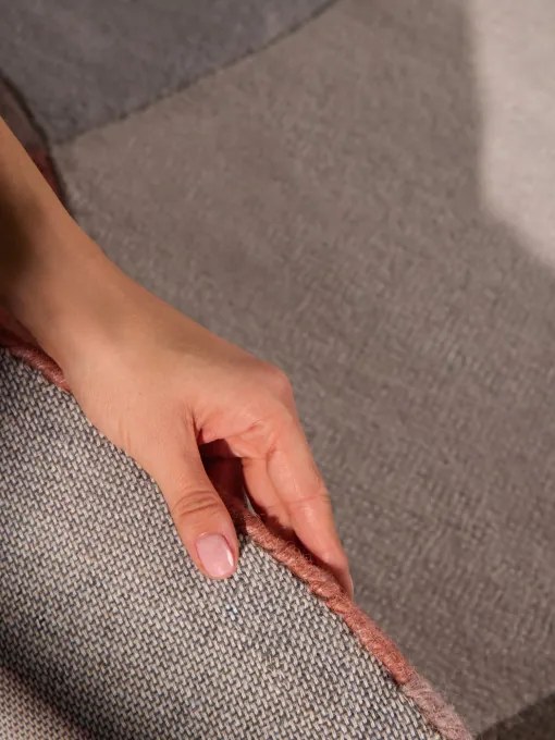 Koberec Ted Baker Hackney Clarissa modrý / béžový kruh