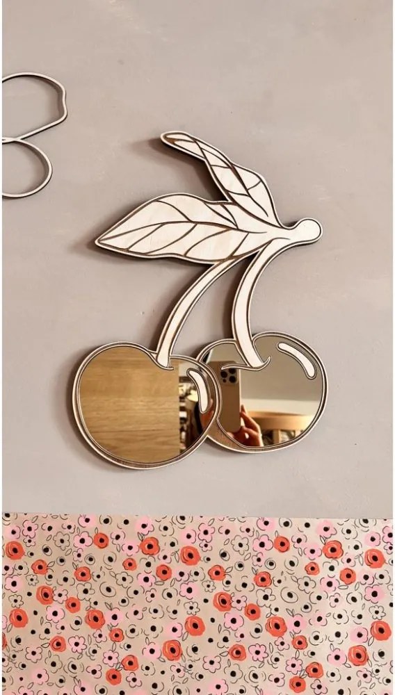 Zrkadlo čerešne do detskej izby – akrylové zrkadlo z dreva 36x30 cm