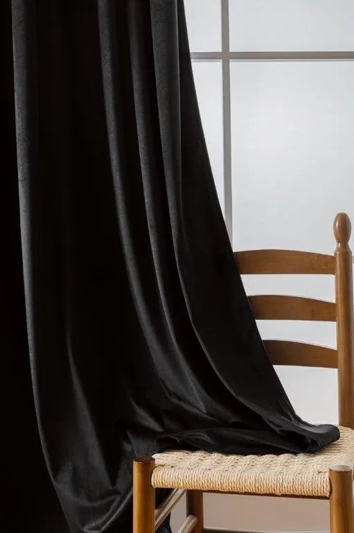 Čierny zatemňovací záves VELVET 140x250 cm Zavesenie: Kovové krúžky