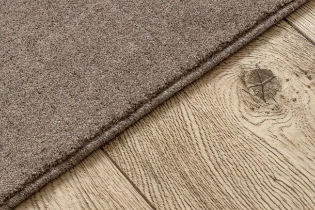 Koberec TEXTURA 488.10.LA600 Osta hnedý