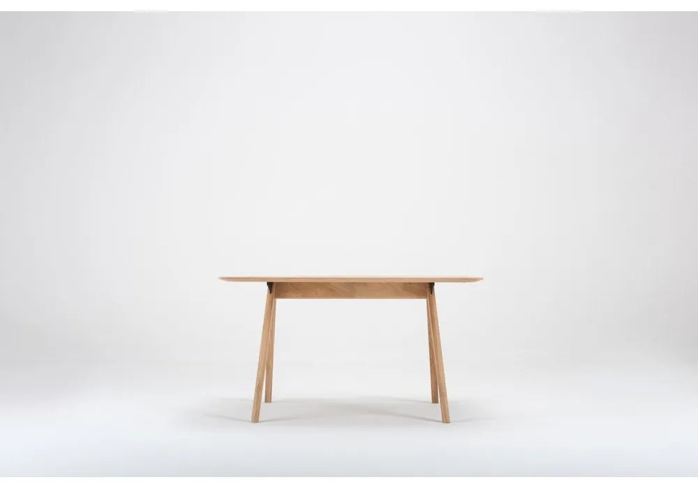 Jedálenský stôl z dubového dreva Gazzda Ava, 140 x 90 cm