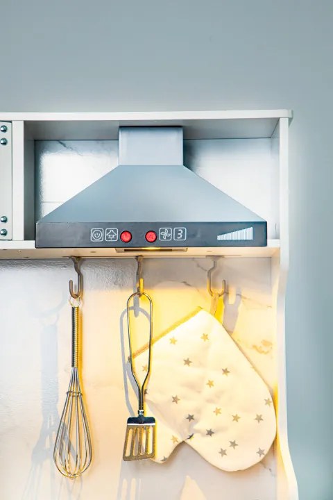 Drevená kuchynka Ecotoys s LED, zvukmi a príslušenstvom