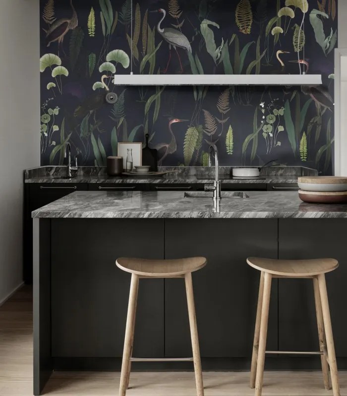 WALLCOLORS Calm Heron Navy wallpaper - tapeta POVRCH: Prowall Sand