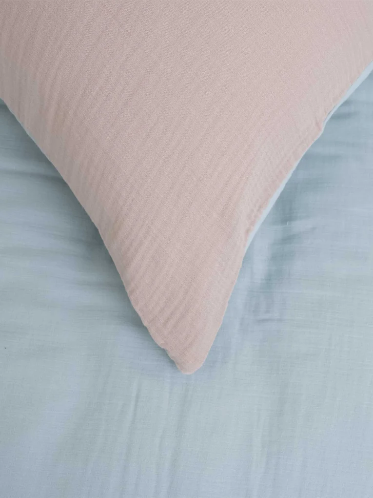 Mušelínová obliečka na vankúš 50 × 70 cm Alexia Duo - mätová/cappuccino